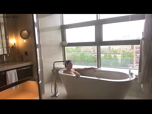 ❤️ Tremenda pupa che si masturba appassionatamente la figa in bagno Video di sesso di qualità al it.sexafinkarasskaz.ru ❌