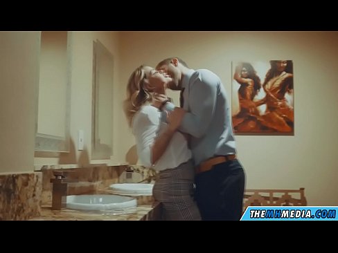 ❤️ Quando una bionda formosa ti seduce in un bagno pubblico Video di sesso di qualità al it.sexafinkarasskaz.ru ❌